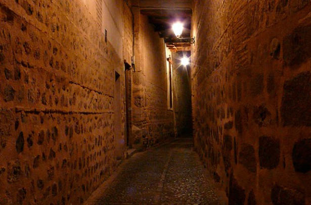 Cobertizos de noche en la ruta de leyendas